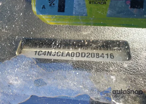 2013 Jeep Compass Latitude z USA, uszkodzony, nr VIN 1C4NJCEA0DD208416